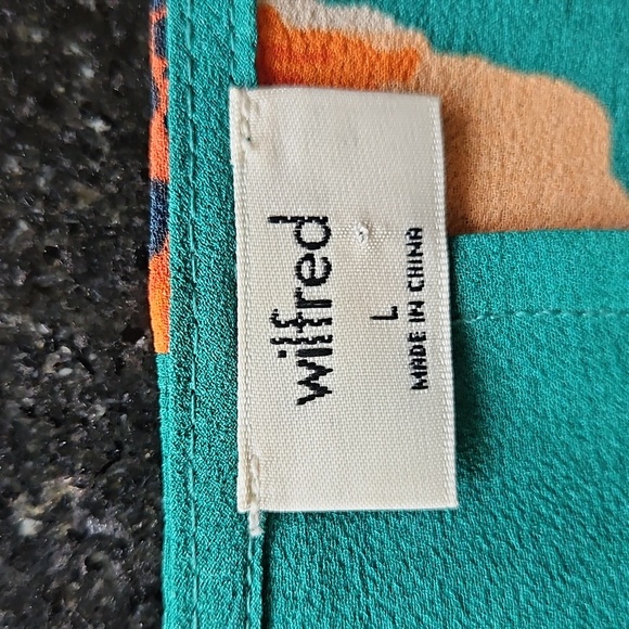 Wilfred Aritzia Lilia Green Floral Wrap Blouse Size L - Picture 8 of 16